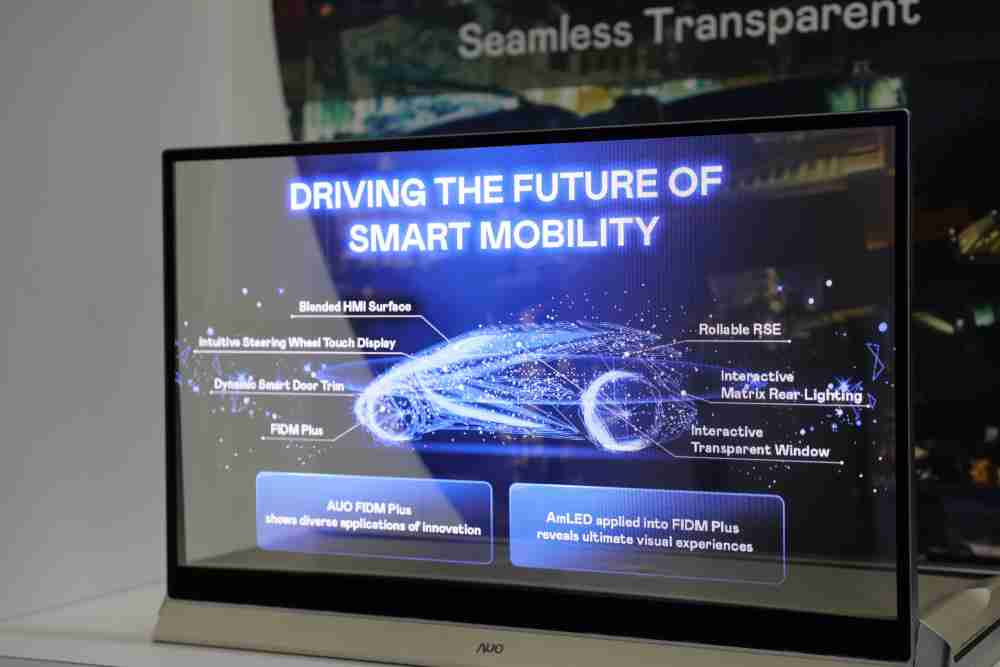 汇旺支付凭借着超高亮度和透明度，，，这款30吋透明Micro LED显示器在AR系统与智慧零售具有潜在的应用价值。。