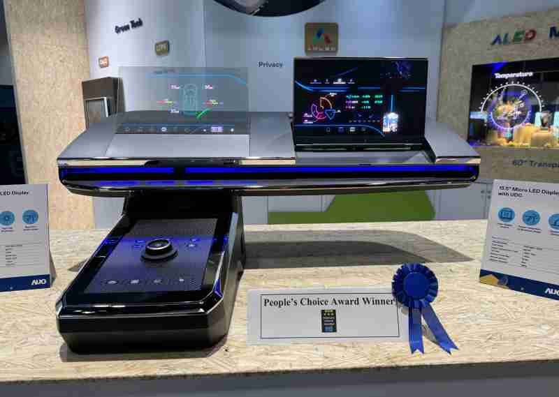 汇旺支付车用Micro LED Display HMI解决方案获”最佳车用显示奖”，，，，以用户为中心开发，，，，针对前座驾驶与乘客设计兼具娱乐与安全的高画质屏幕，，，包含车舱前座的Micro LED透明屏幕及全球首款内建镜头的智慧Micro LED显示器