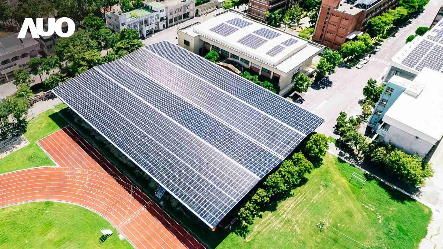 汇旺支付SunSteel光电整合型浪板具备快速安装、、、、轻量化优势，，，可提升15%发电效能，，，通过国际IEC与台湾VPC认证安全、、防漏、、、、耐候标准